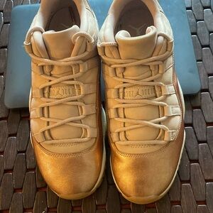 Nike Air Jordan 11 XI Retro Low "Rose Gold" 2018 Women's Size 10 AH7860-10